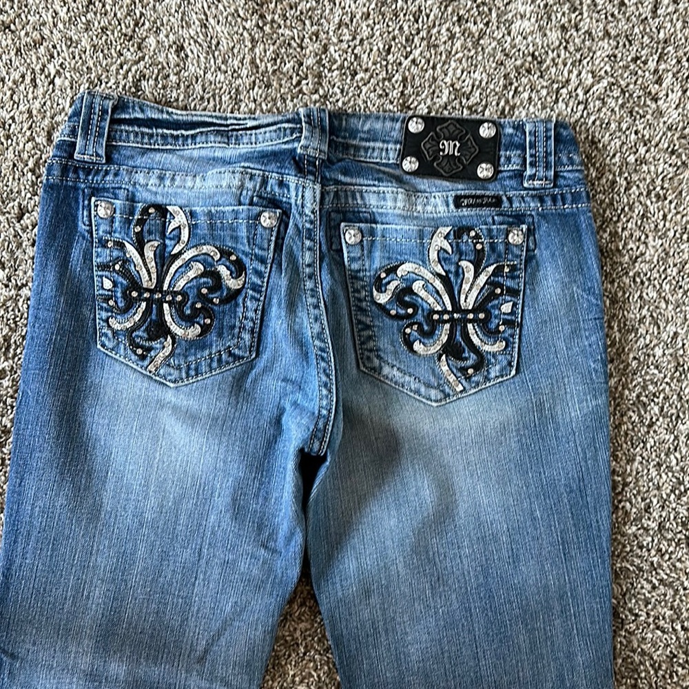 Miss Me Easy Crop Jeans!
